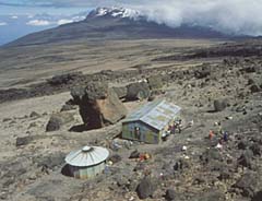 Scool Hut mit Mawenzi (Kilimanjaro)